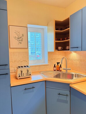 Private kitchen - Stable Cottage – A Hidden Gem in Abergavenny Town (Abergavenny)