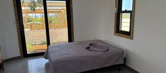 Serene 3-bedroom villa with AC in beautiful Utila