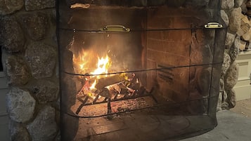 Leilighet – classic, byutsikt | Peis