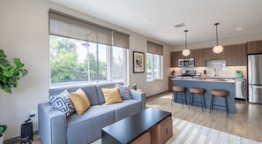 Living area - Elysian Residences Boston (Boston)