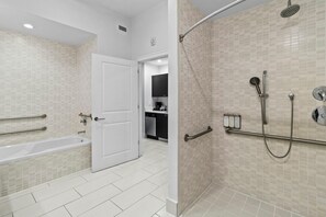 Hair dryer, towels, soap, toilet paper - Studio w/ Accessible Features | Dining, Spa & Pool (Miami)
