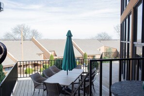 Outdoor dining - Spacious and fully loaded 4 Bed 4 Bath w/Pool and Amazing Views on Grand Lake. (Afton)