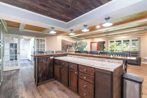 Interior - Close to town! Near Rocky Top Sports World! (Gatlinburg)