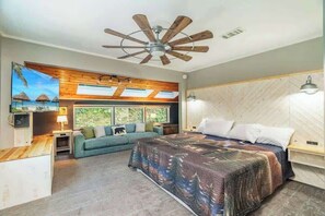4 habitaciones, tabla de planchar con plancha, wifi y ropa de cama 