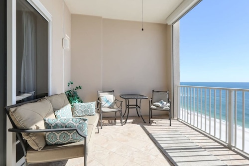 Regency Isle 1104 Penthouse With 3 Bedrooms