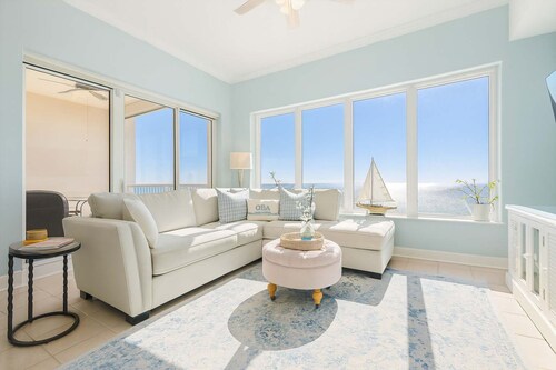 Regency Isle 1104 Penthouse With 3 Bedrooms