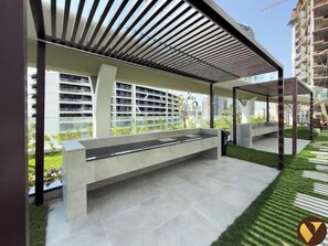 BBQ/picnic area - Vogue | Skyz by Danube near Dubai Miracle Garden (Dubai)