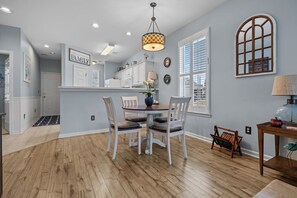 Dining - Sunset Beach Escape! (Sunset Beach)