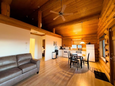 Cozy 2-Bedroom Waterfront Cabin – Swim, Fish & Relax on Lac La Hache