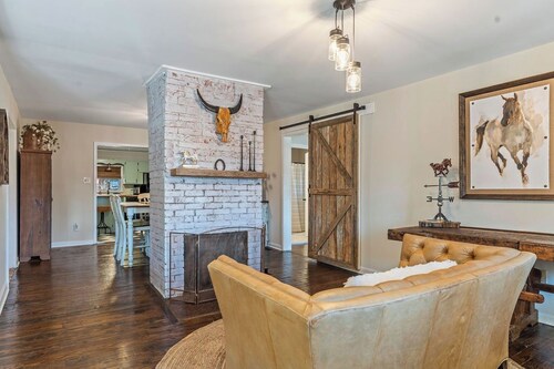 The Lively House - 4 BD Stylish Ranch on 13 AC, 6 MI to Augusta Regional Airport