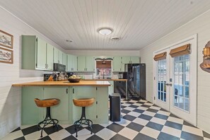 Micro-ondas, fogão, cooktop, lava-louças