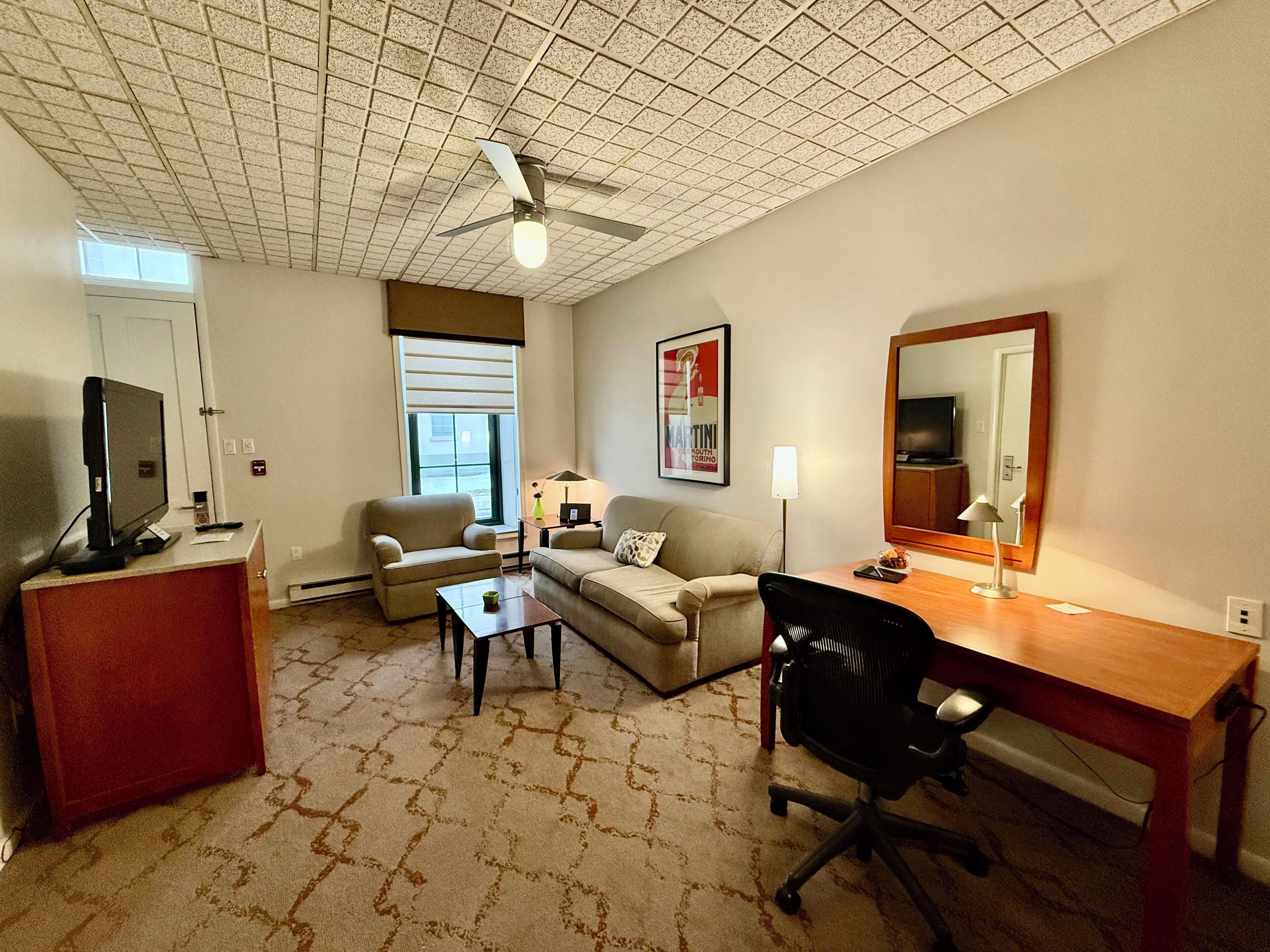 客房, 1 張特大雙人床 | 起居區