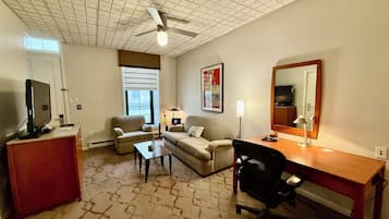 客房, 1 張特大雙人床 | 起居區