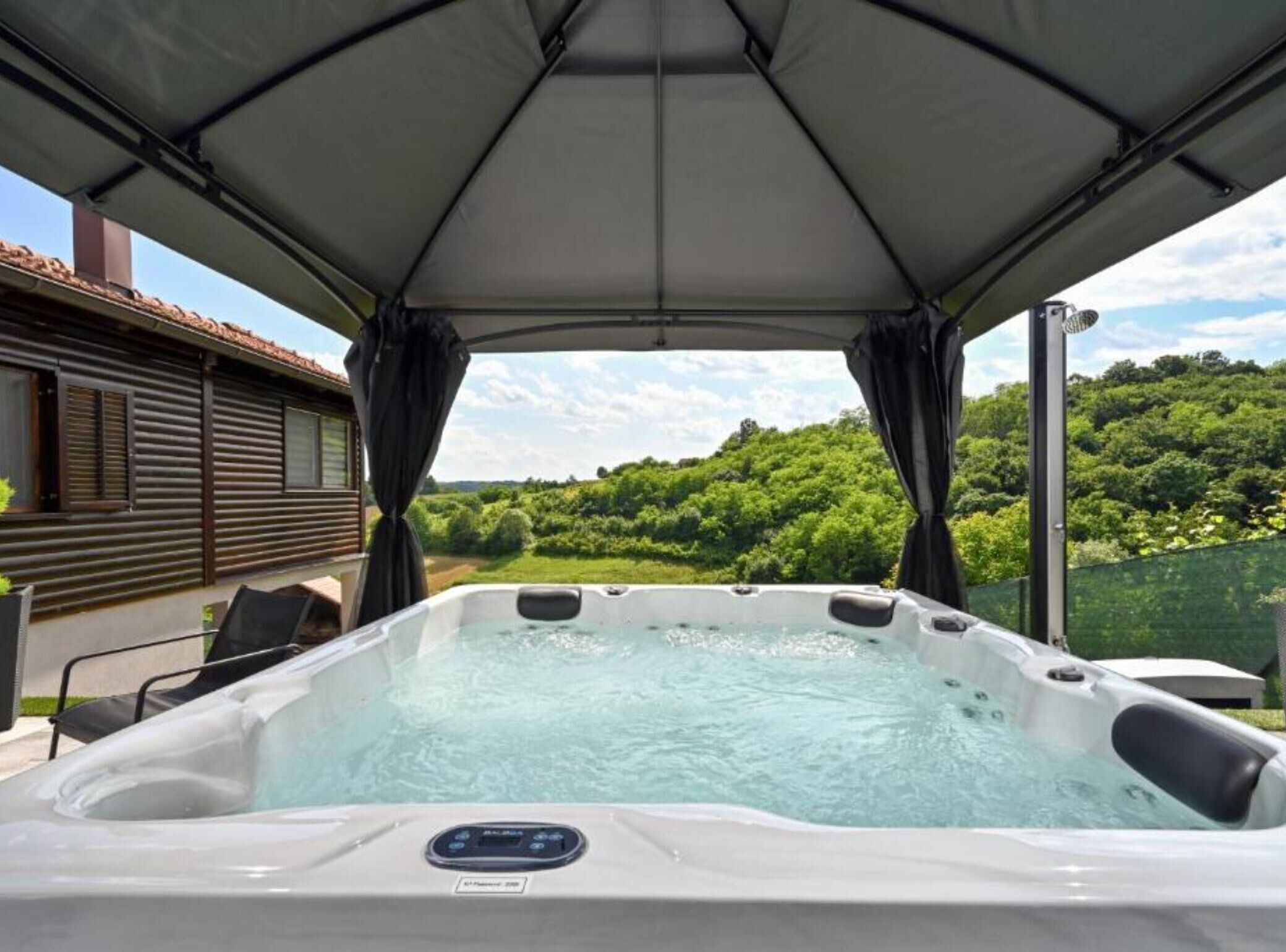 Idromassaggio all'aperto