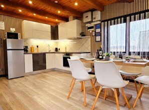 Fridge, microwave, oven, dishwasher - Dora Harmony House - Three bedroom Villa with the Pool (Krapinske Toplice)