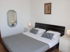 1 sovrum, strykjärn/strykbräda, internet och sängkläder
