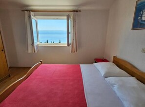 1 bedroom, iron/ironing board, Internet, bed sheets - Apartments Rubić - OneBedroom Apartment with Loggia and SeaView (3) (Omis)