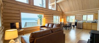 Serene Lakeside Escape – Juniper Lodge, Lac La Hache