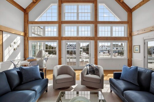 Wind Rose Estate Waterfront w/Private Dock & Views