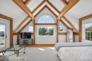 5 bedrooms, iron/ironing board, free WiFi, bed sheets - Wind Rose Estate Waterfront w/Private Dock & Views (Yarmouth)