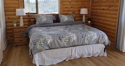 4 Bdrm Lodge Suite w Hot Tub, beautiful Lake views! Pet Friendly