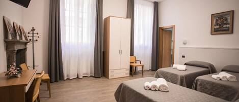 Classic Triple Room, City View | Free WiFi