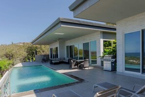 Outdoor dining - Ocean View Luxury + Sunset Terrace | Gated Resort (Del Coco Beach)