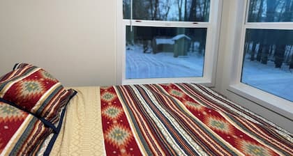 Halfway Wild - Creek Front Tiny Home Basecamp w/ RV Hookups