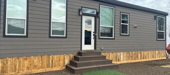 Halfway Wild Creek Front Tiny Home - Tiny House sleeps 3 add RV sleeps 4 more