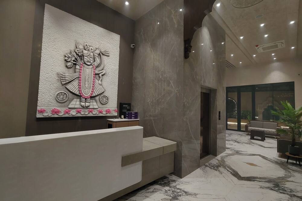 Hotel Raas Vrindavan - Nardana