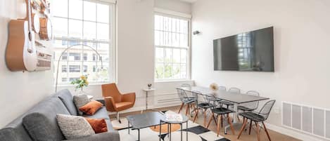 Apartment, Multiple Beds, Kitchen, City View (The 333 Suites 3rd Floor) | Living area