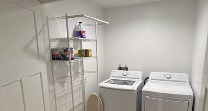 Wonderful 5-bedroom house in charming Atchison. Walk to Benedictine College!