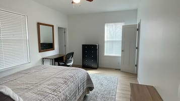 5 quartos, ferros/tábuas de passar roupa, Wi-Fi, roupa de cama
