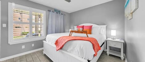 Condo, 1 King Bed with Sofa bed (Sandprints A7- The Coral Cabana)