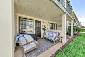 Condo, 1 King Bed with Sofa bed (Sandprints A7- The Coral Cabana) | Terrace/patio - Sandprints A7- The Coral Cabana (Miramar Beach)