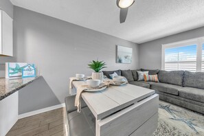 Interior - Sandprints A7- The Coral Cabana (Miramar Beach)