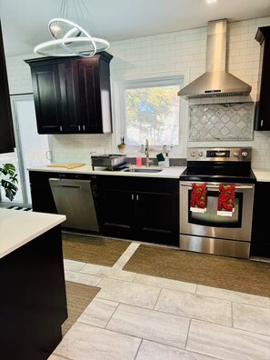 Private kitchen - Modern W. Orange Retreat | Free Parking+Fast Wi-Fi (West Orange)