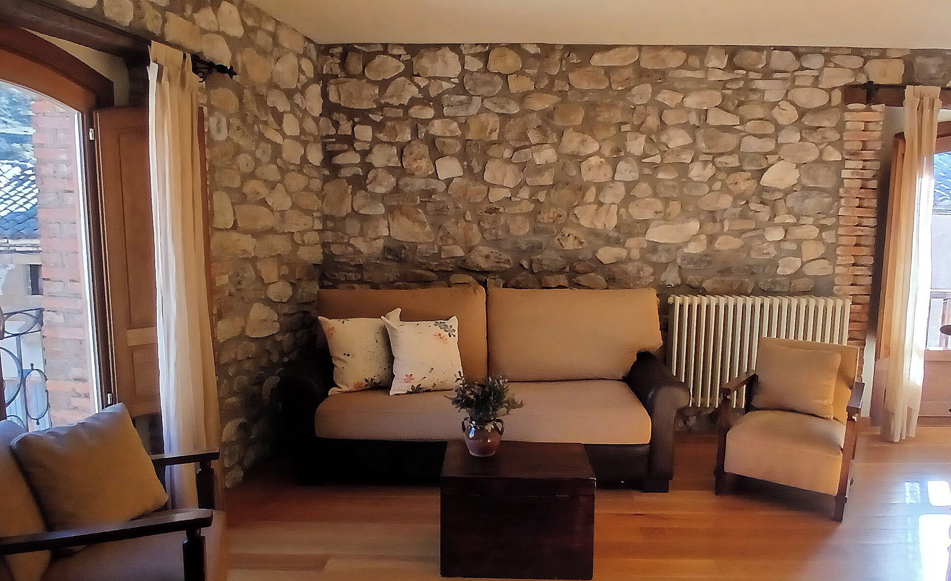 Deluxe suite, balkon, uitzicht op bergen | Woonruimte