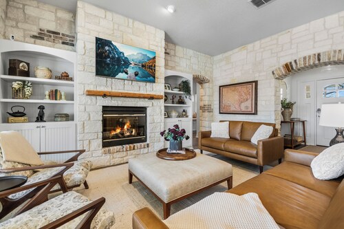 Spacious 4BR Boerne Retreat Near Downtown