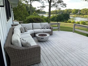 Terrace/patio - North Fork Waterfront Oasis in Mattituck (Mattituck)
