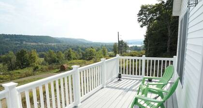 Lakeview Retreat w Fire Pit & Total Privacy!