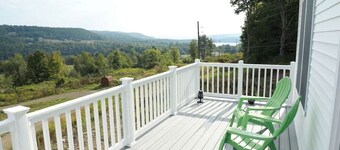 Lakeview Retreat w Fire Pit & Total Privacy!