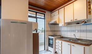 Basic Apartment | Private kitchen - Apartments 150m From the Beach in Ponta das Canas - CND (Florianópolis)