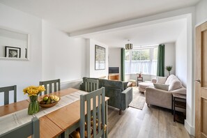 Living area - Three bed house (sleeps 6) only 235m to the beach (Sidmouth)