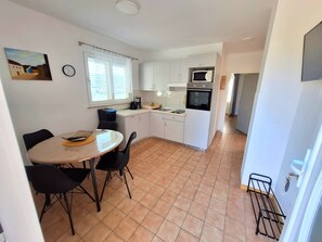 Dining - Apartment Nikolina 1 with Sea View (Supetarska Draga)