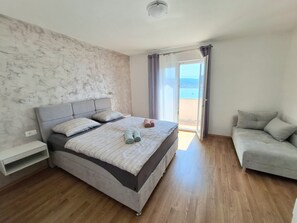 2 bedrooms, free WiFi, bed sheets - Apartment Nikolina 1 with Sea View (Supetarska Draga)