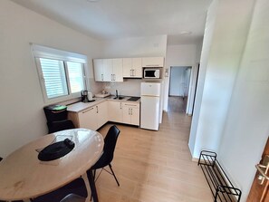 Fridge, microwave, dishwasher, coffee/tea maker - Apartment Nikolina 2 with Sea View (Supetarska Draga)