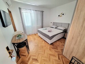 Iron/ironing board, free WiFi, bed sheets - Studio Nikolina 5 with Sea View (Supetarska Draga)