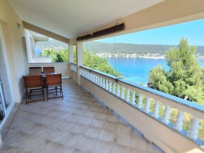 Outdoor dining - Apartment Nikolina 6 with Sea View (Supetarska Draga)