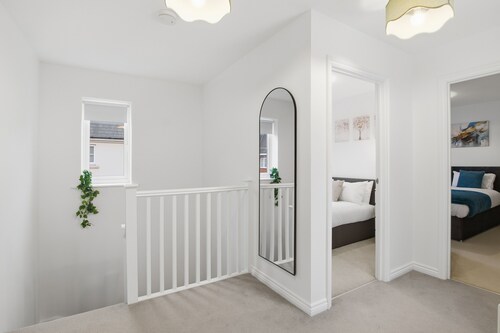 3-Bed House with Parking | Ideal for Contractors